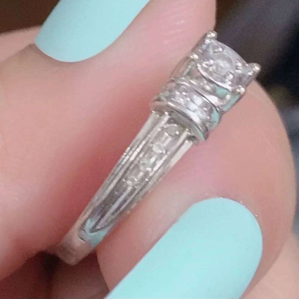 10KT 10K White Gold Diamond Ring‎ Sz 6.75